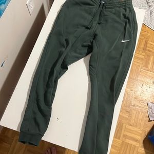 Nike club fleece pants green size medium